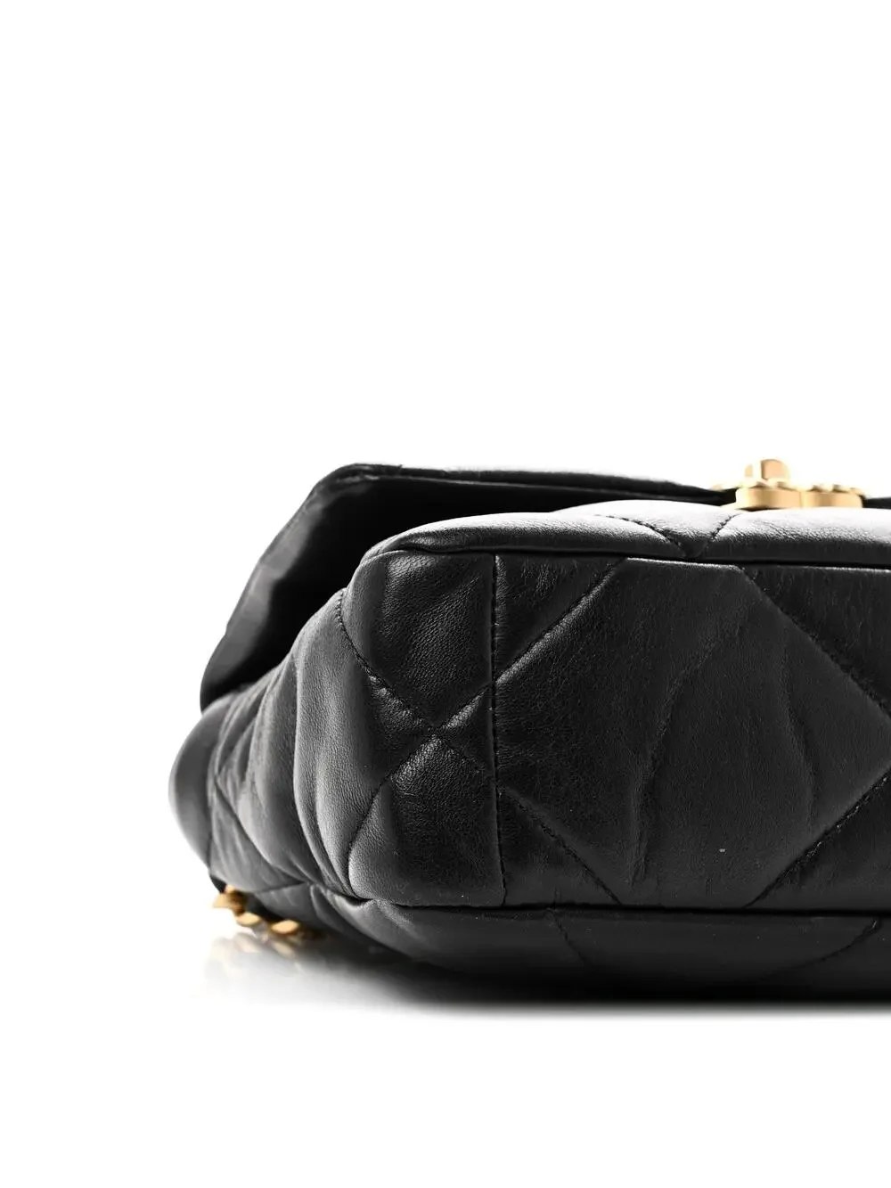 Lambskin Quilted Medium Chanel 19 Flap #300542C46B